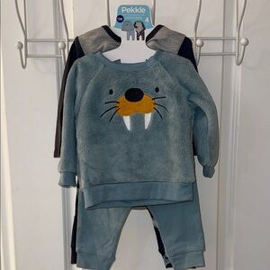 Pekkle Blue Walrus Baby Outfit